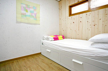 Go Woon Dang Hanok Hotel 2*